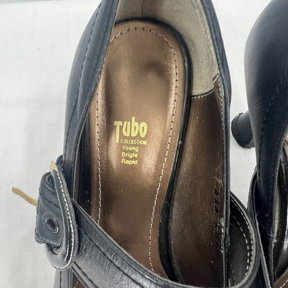 Elegant Black Heels with Gold Accent - Picture 8 of 10